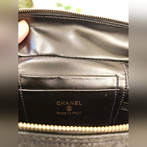 Chanel Black Quilted Cosmetic Bag - Picture 5 of 6
